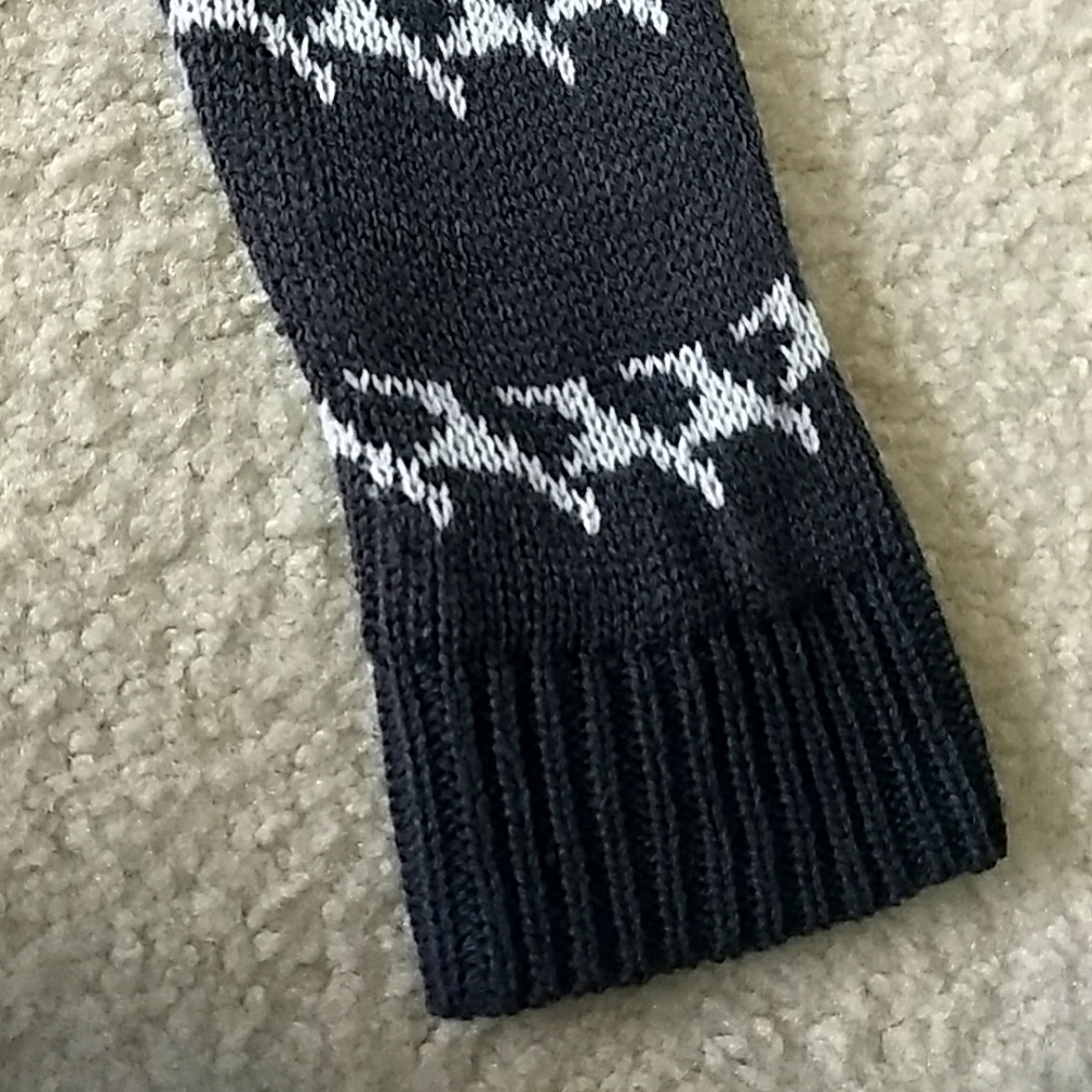 Sweater - Picture 7 of 7